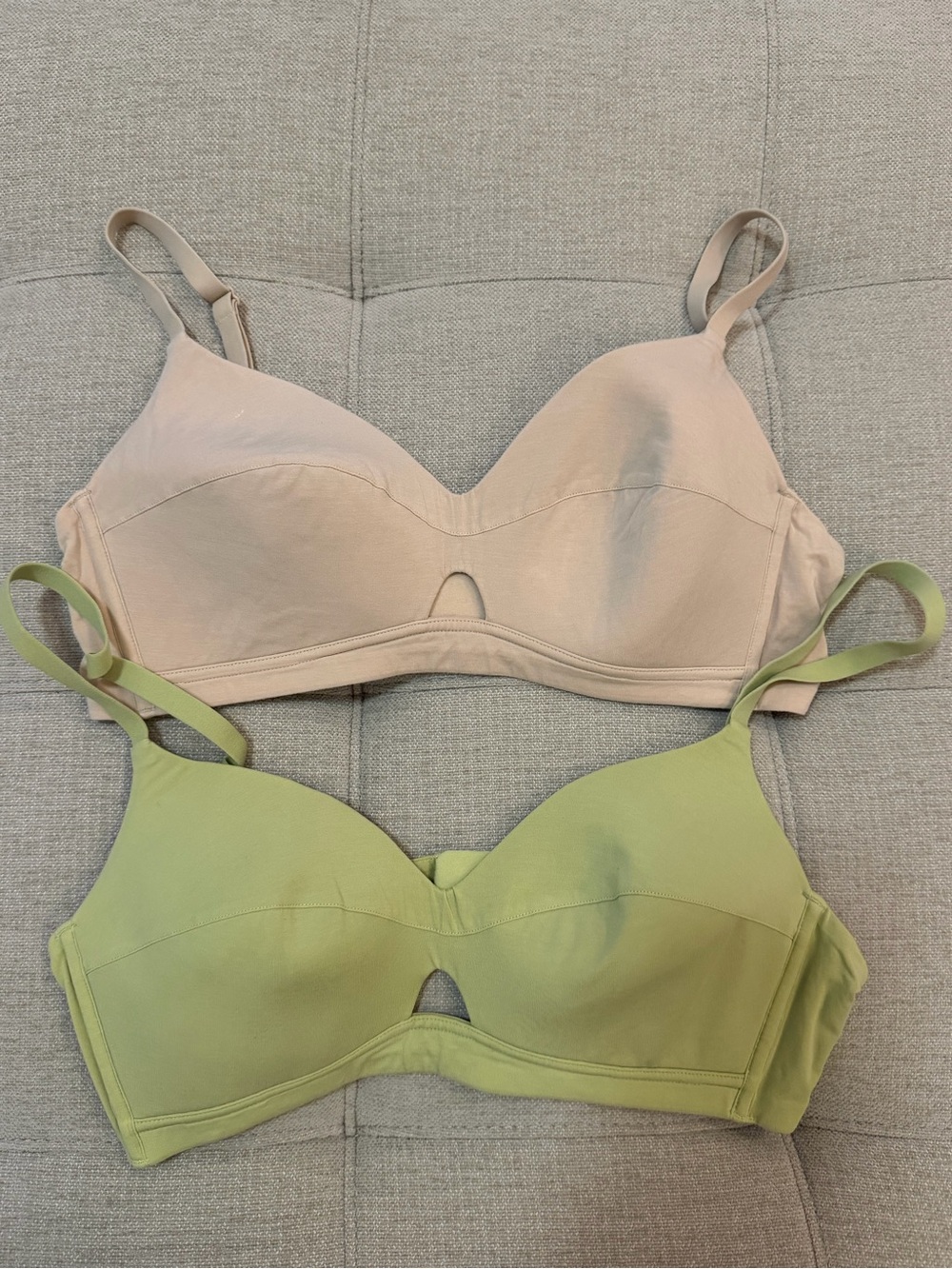 2 NEIWAI Bras (Size Large)